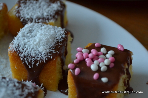 lamington with muisjes